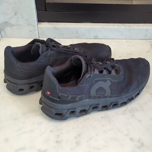 On Running Men's Dark Gray Athletic Shoes